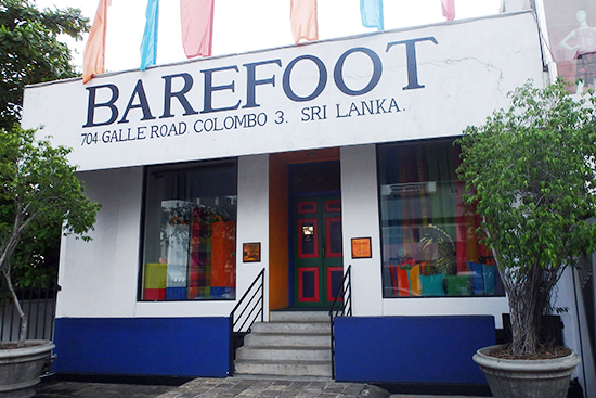 コロンボのお土産屋さんの定番「Barefoot」