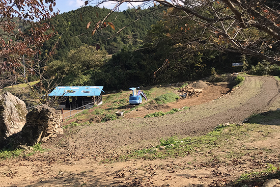 ご協力いただいているどんぐり王国には、肥沃な堆肥がある農園が広がっている