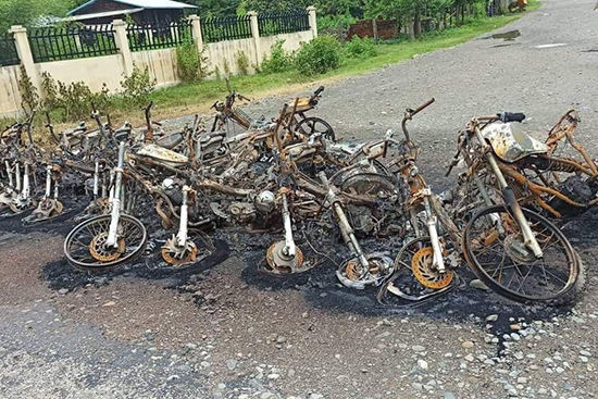 国軍に燃やされた自転車　ミャンマー