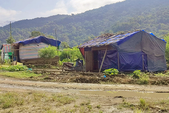 国内避難民の家　ミャンマー